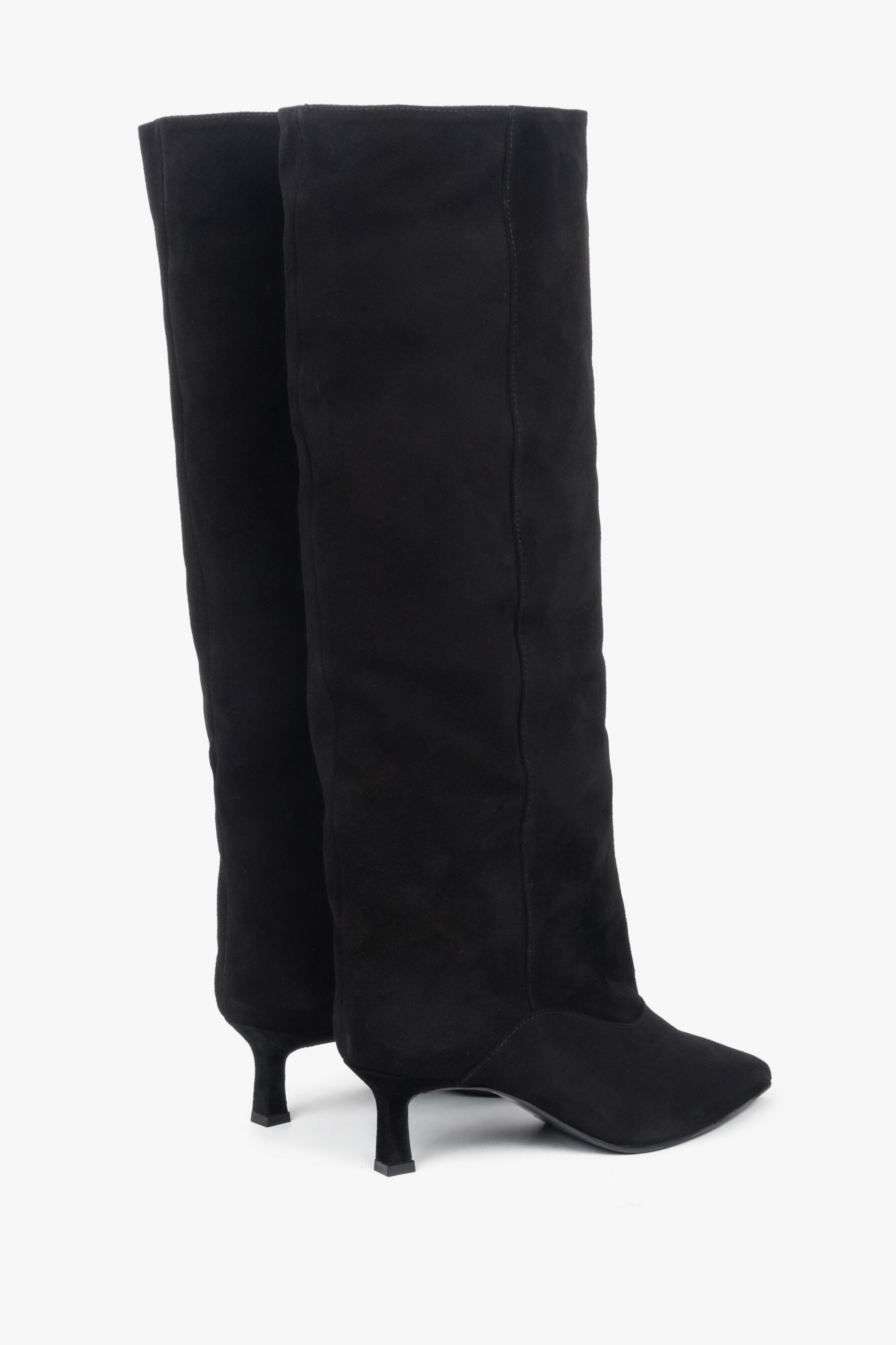 Made of genuine velour, women's black knee-high boots with a low flared heel, Estro ER00118234.
