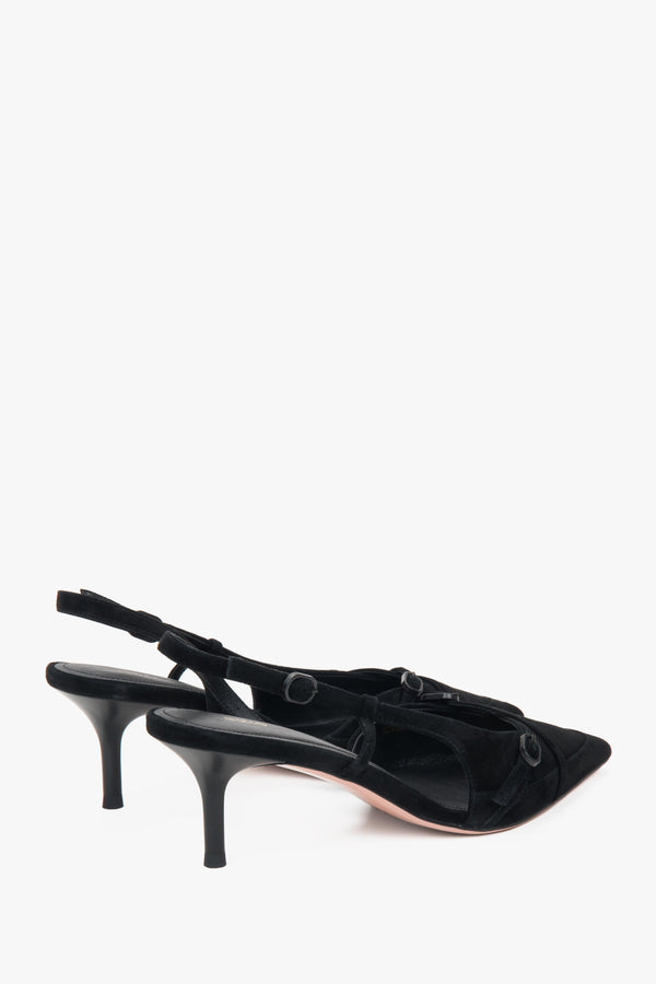 Elegant low-heeled slingbacks in black velour from Estro.