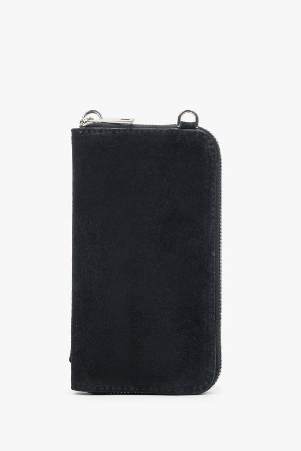 Women’s black Estro pouch made of Premium Italian genuine velour.