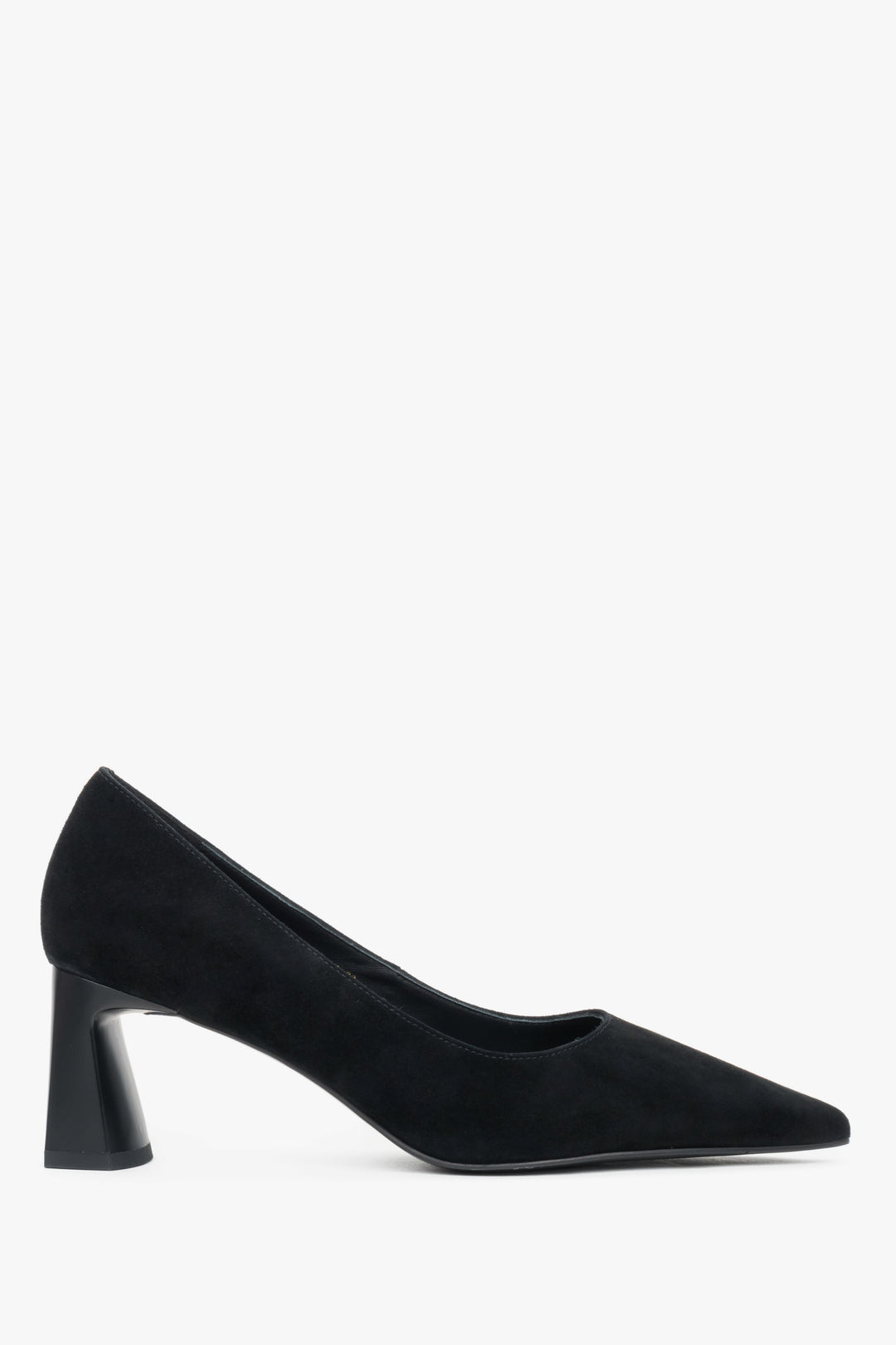 Women's Black Velour Pumps on a Stable Block Heel Estro ER00119446.