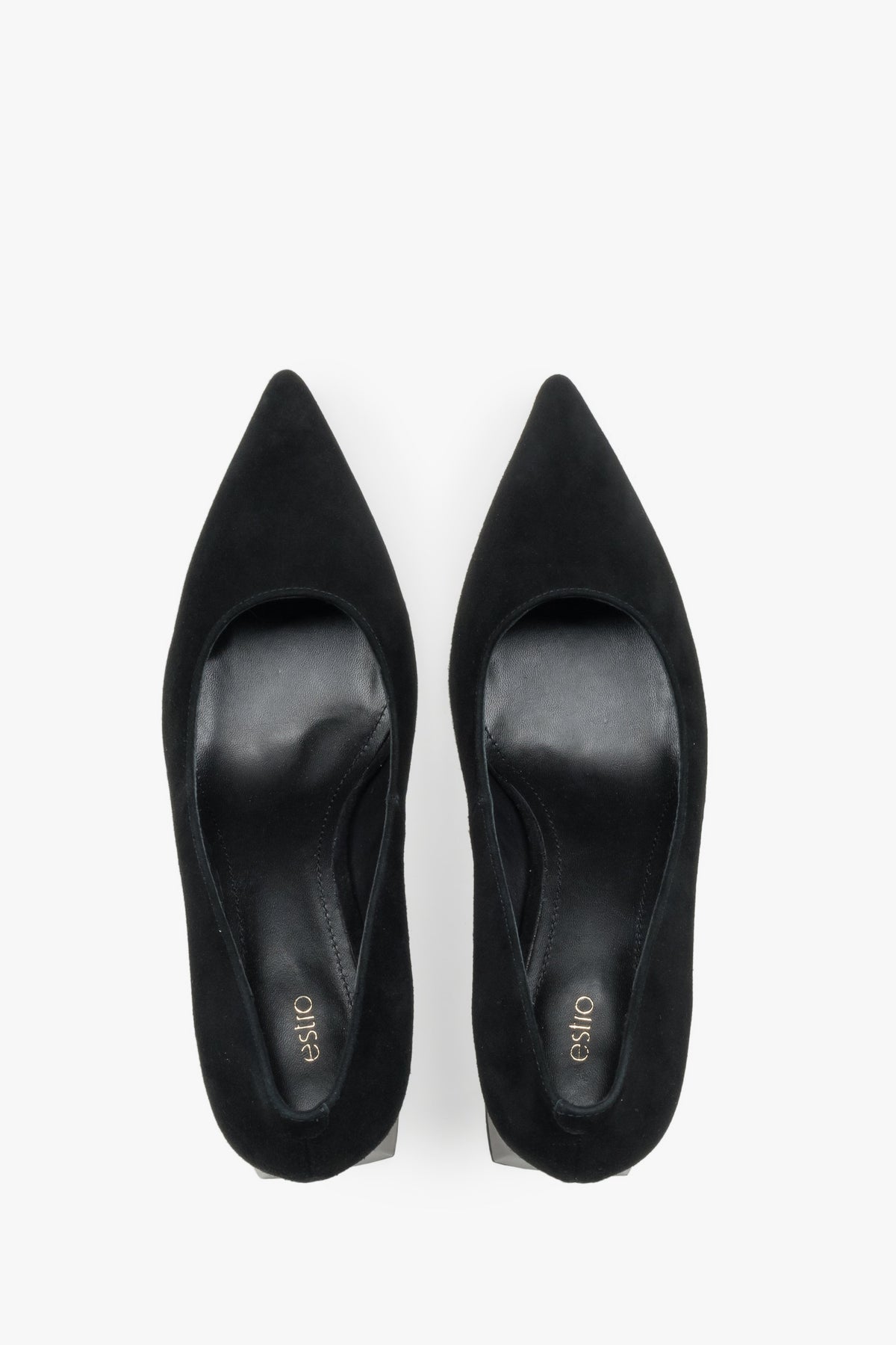 Women’s shoes on a stable block heel, black, made of natural velour, with a pointed toe, Estro.
