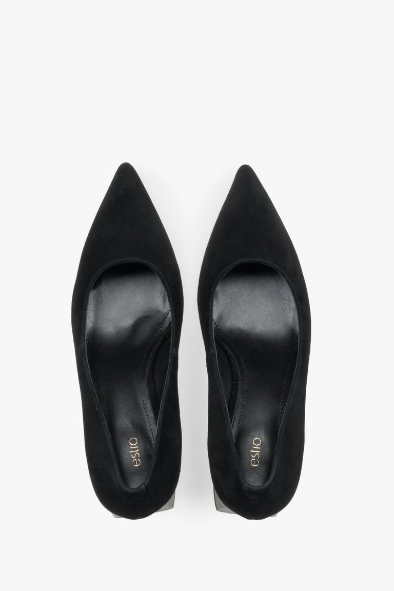 Women’s shoes on a stable block heel, black, made of natural velour, with a pointed toe, Estro.
