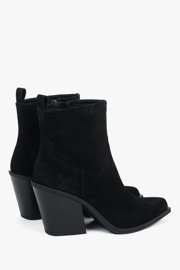 Made of premium Italian genuine velour, black warm women’s cowboy boots Estro.