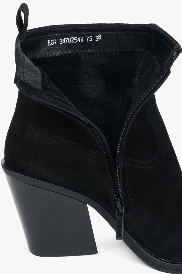 Warm, black women’s cowboy boots in premium Italian genuine velour Estro.