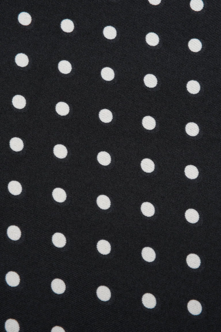 Black and white women’s neckerchief with polka dots Estro.