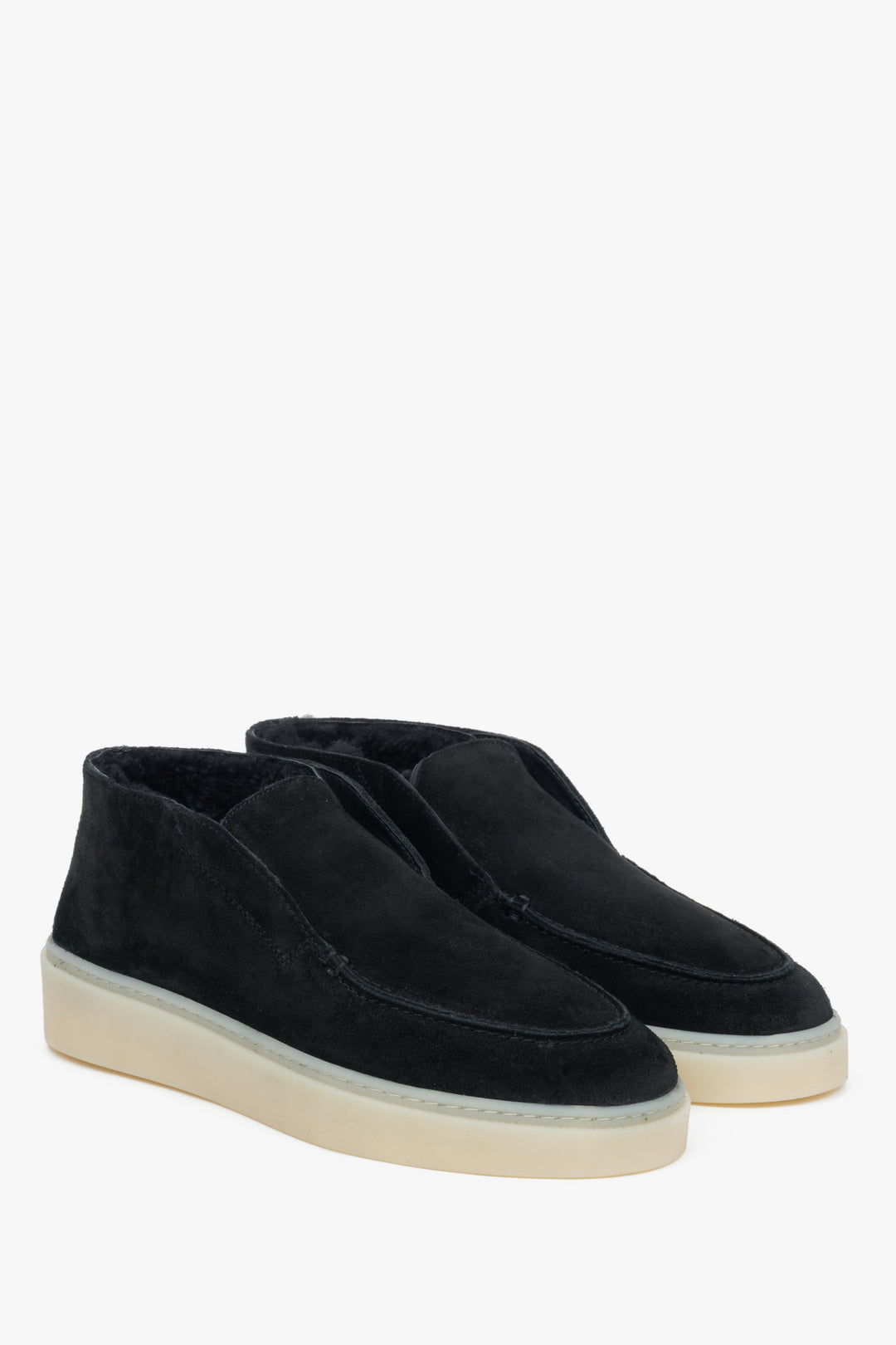 Black fur-lined women’s winter loafers made of genuine Italian velour.