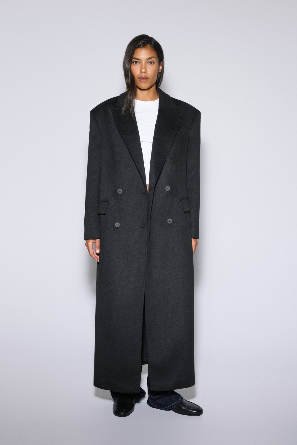 Women's Black Wool and Cashmere Coat with Broad Shoulders Estro ER00120604.