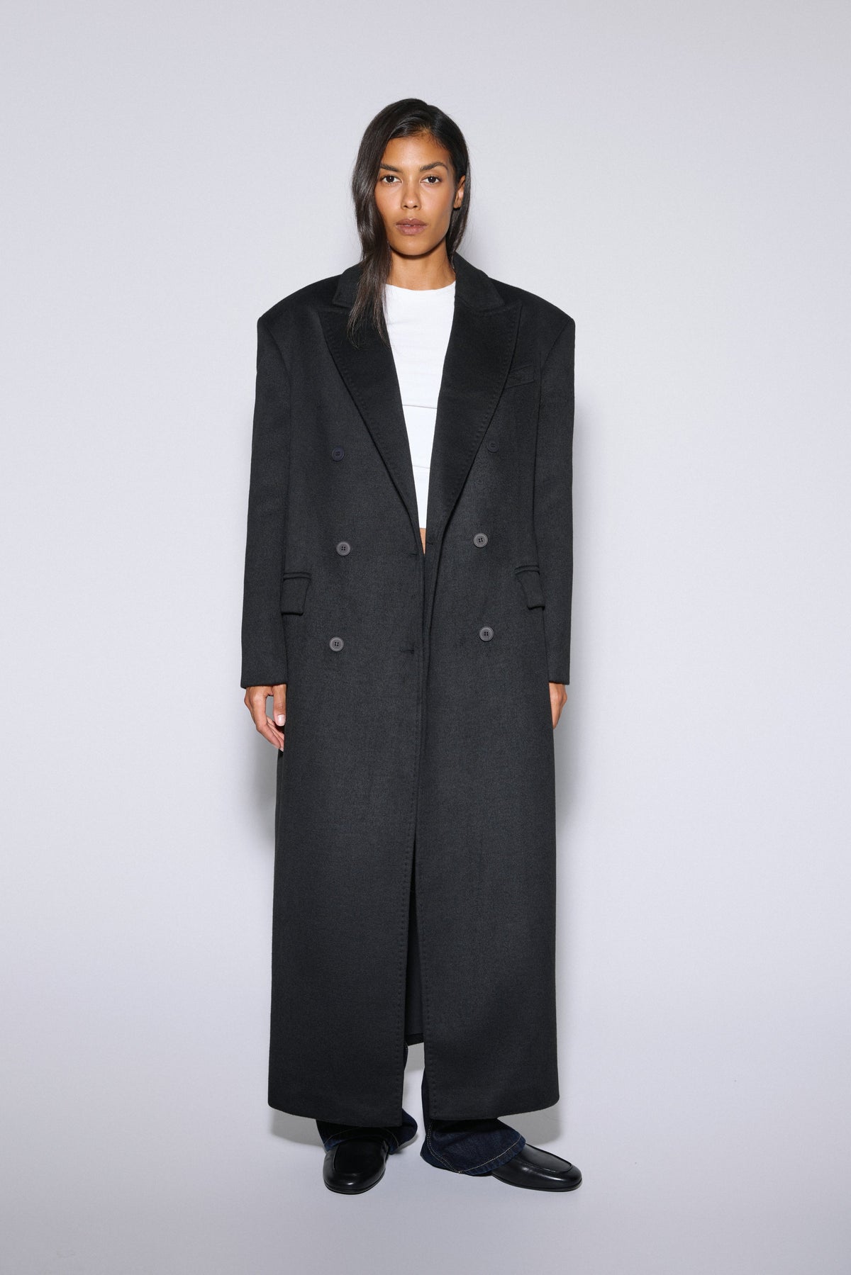 Women's Black Wool and Cashmere Coat with Broad Shoulders Estro ER00120604.