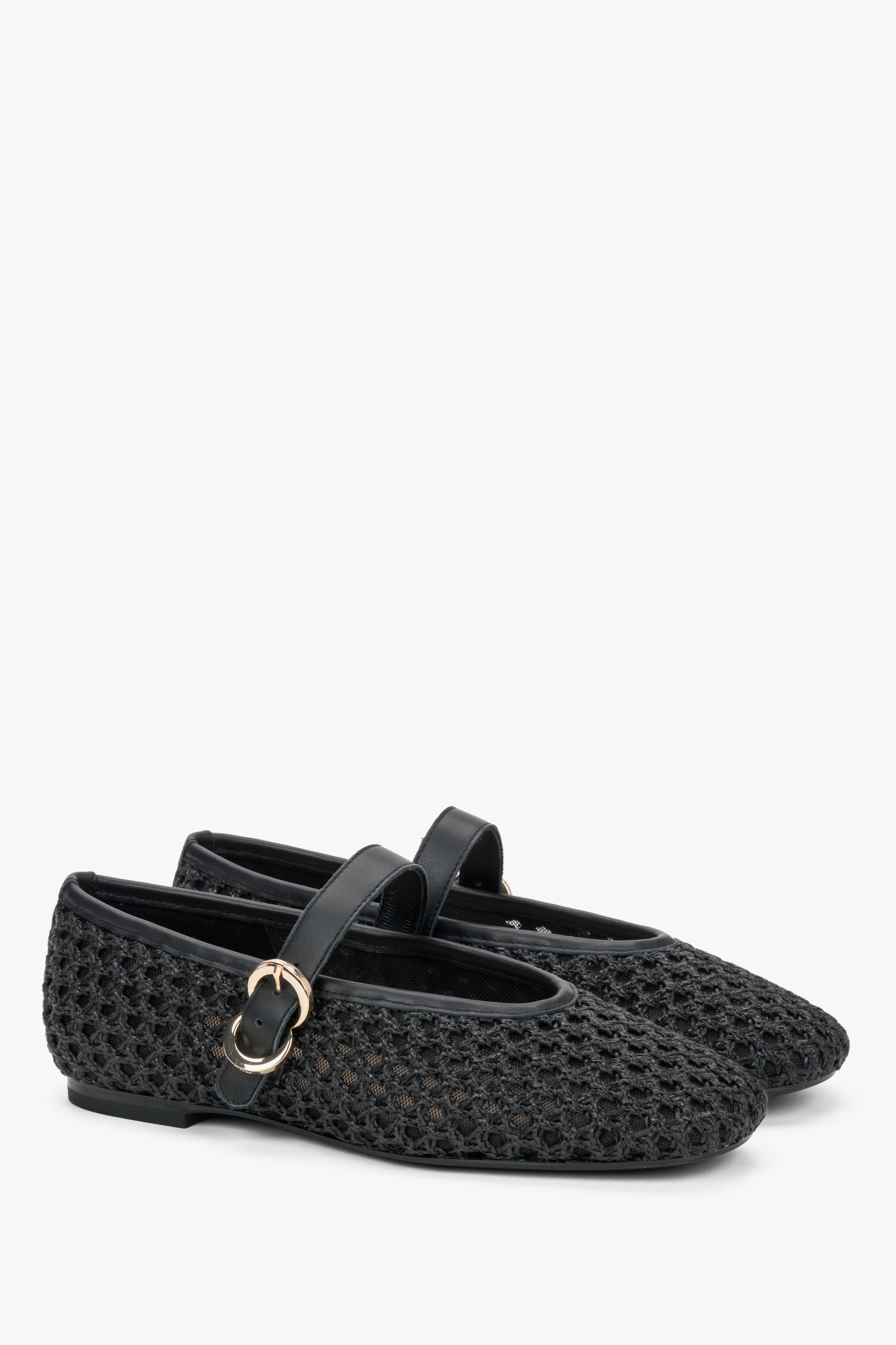 Women's black woven ballet flats with premium leather details and a gold buckle, Frau.