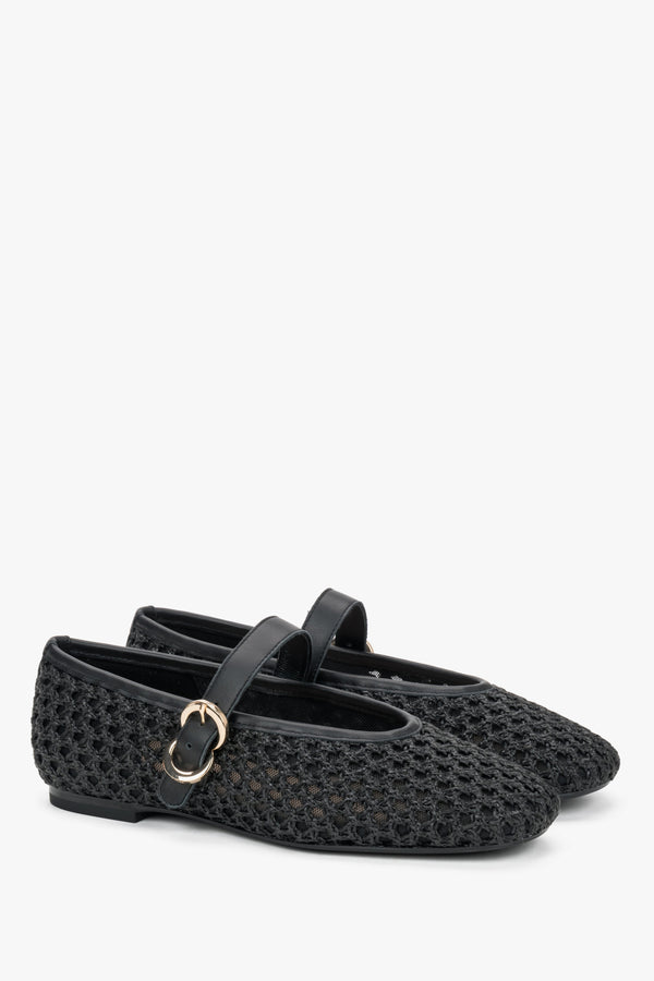 Women's black woven ballet flats with premium leather details and a gold buckle, Frau.
