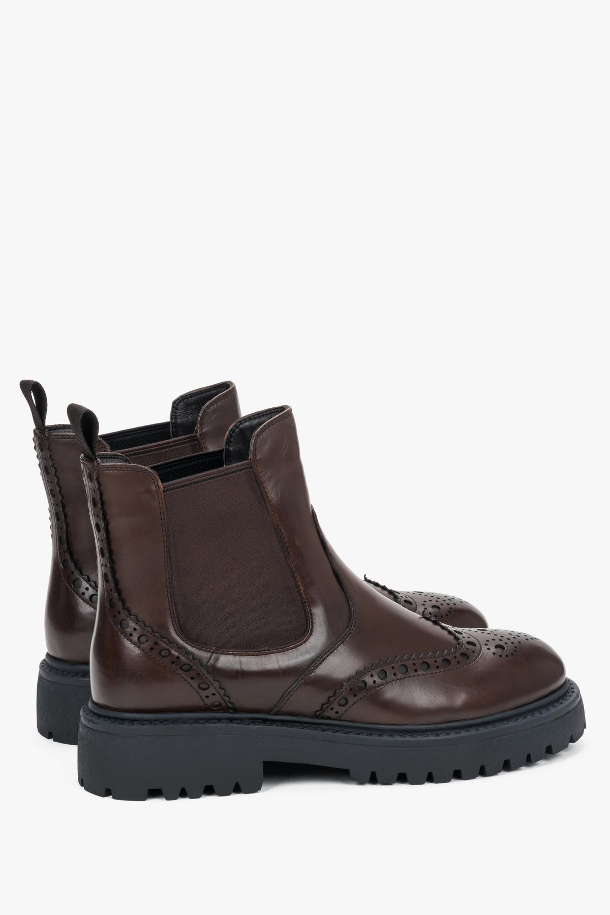 Women's brown leather Chelsea boots on a thick sole with brogue perforation Estro.
