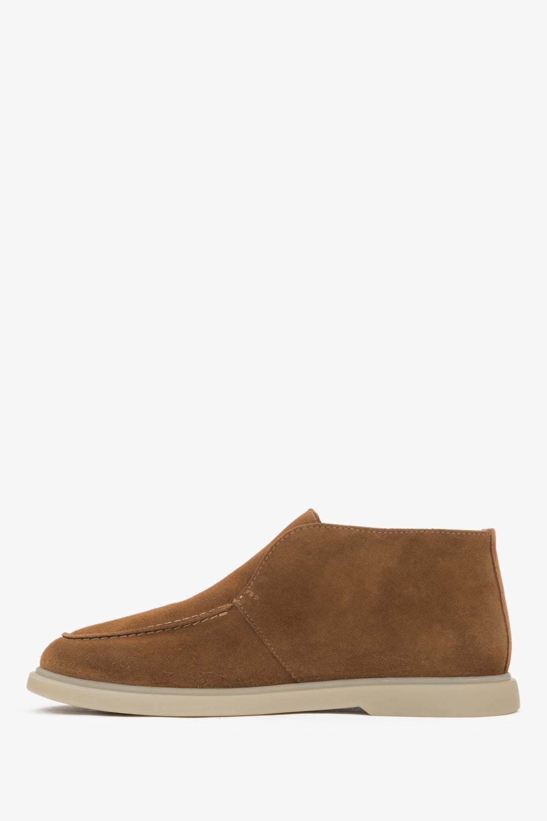 Women's platform loafers by Estro, crafted from premium brown Italian velour.
