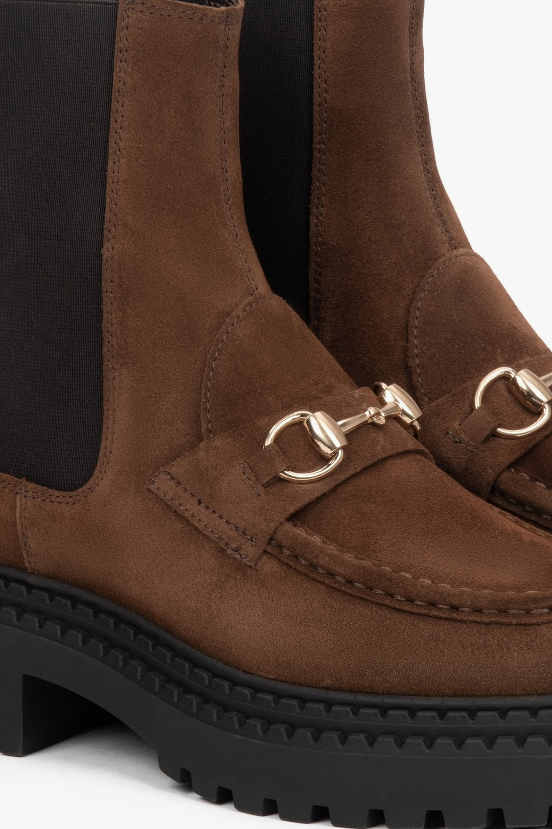 With gold buckle, women's dark brown Chelsea boots made of Premium Italian Genuine Velour.