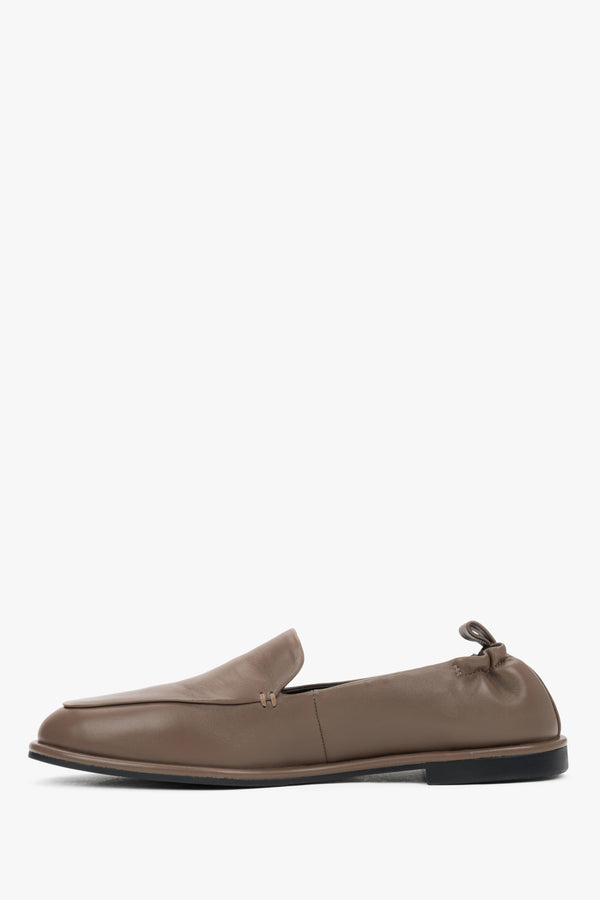 Low side view of women's brown leather loafers by Estro