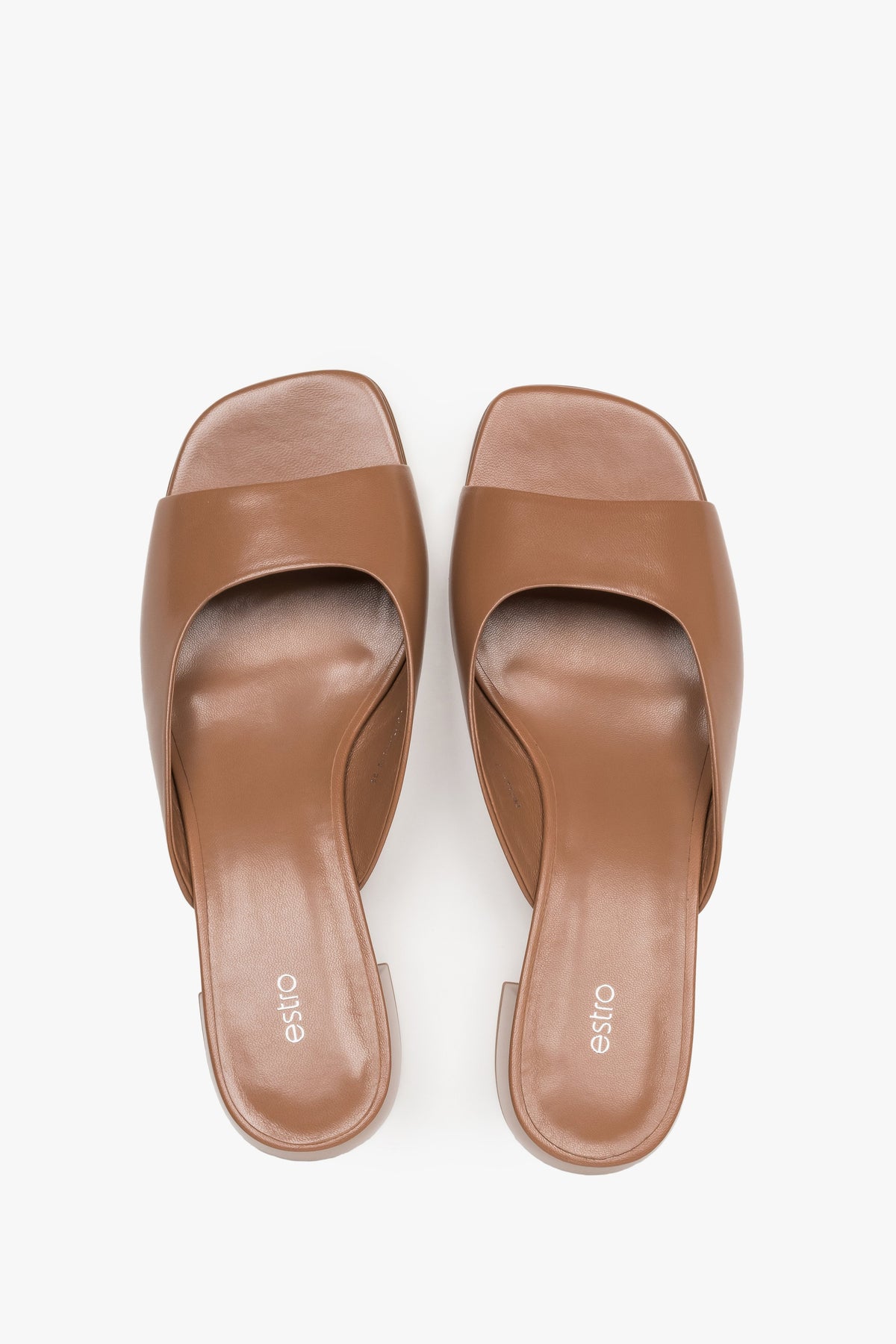 Women’s leather mules Estro, brown, with low heel.