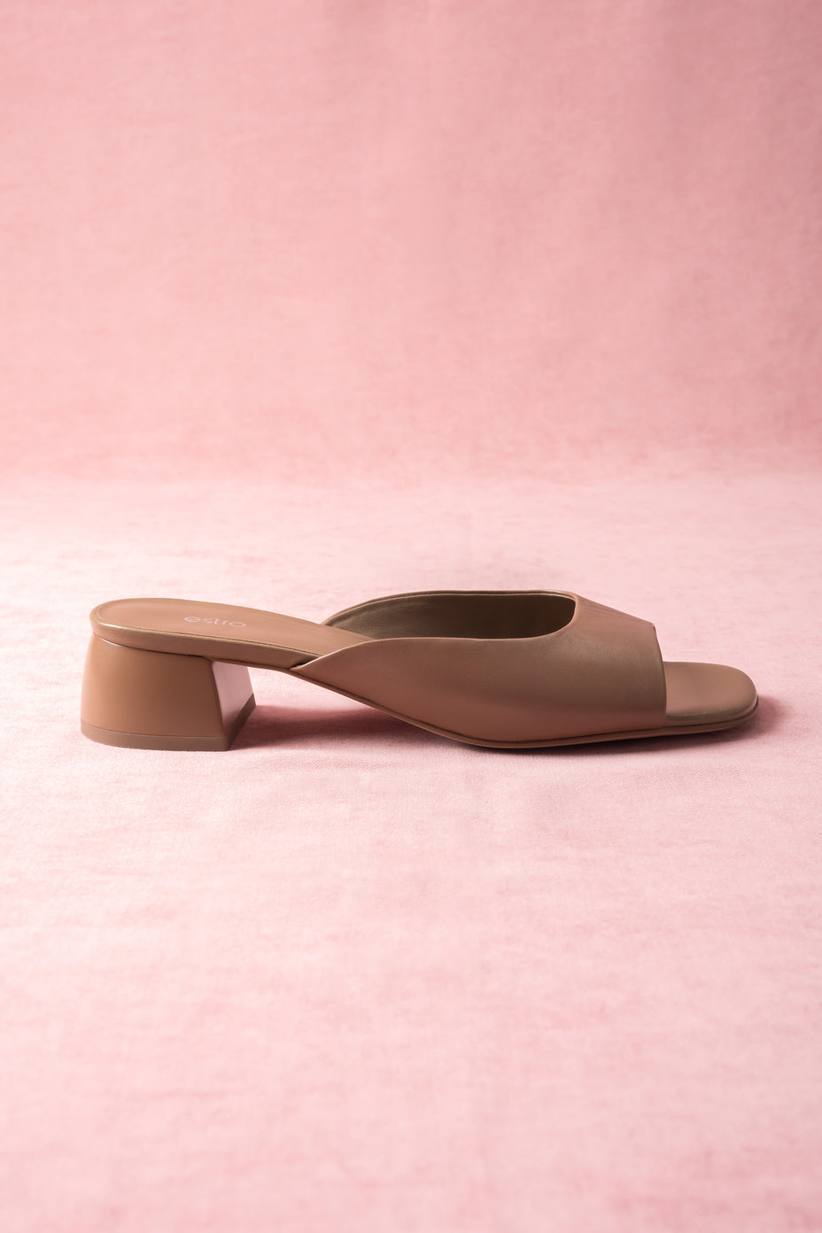 Women’s Brown Leather Mules with Low Heel Estro ER00116910.