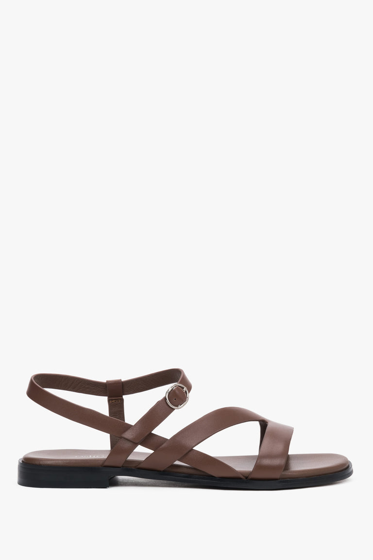 Women’s Brown Leather Sandals with Elastic Straps and Flat Sole Estro ER00119309.