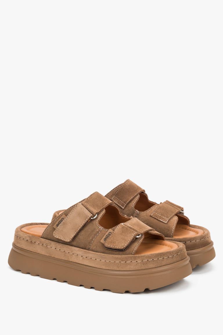 Women’s brown platform slide sandals made of genuine velour by Estro.