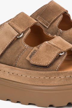 Women’s brown platform slide sandals made of genuine velour.