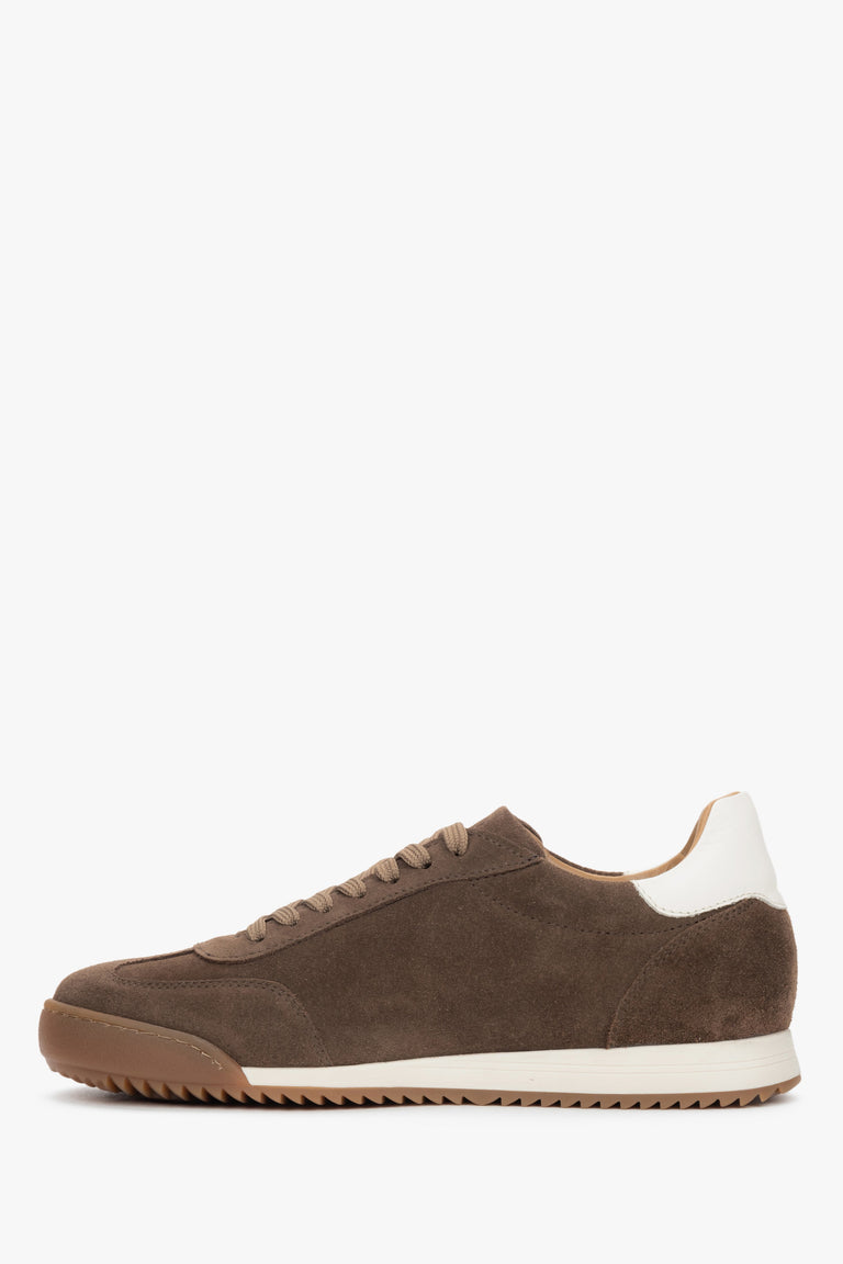 Estro brown women’s sneakers in premium Italian natural velour with a flexible sole.