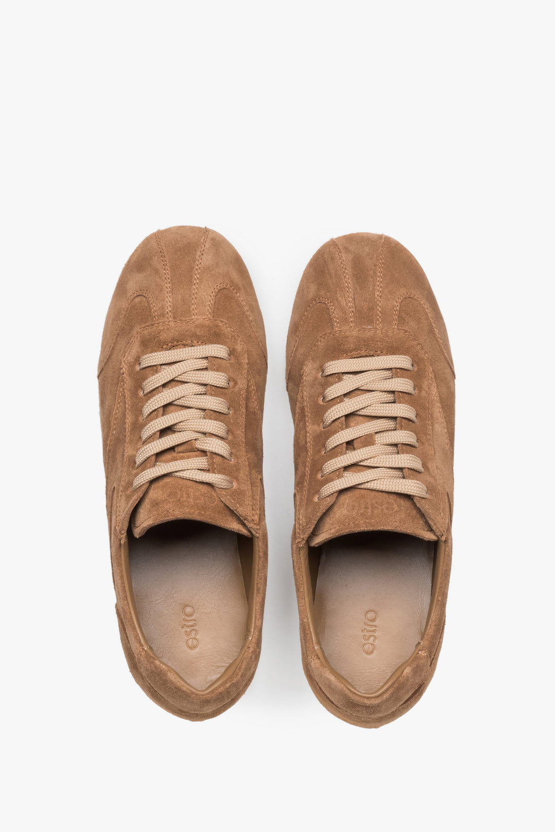 Made of Premium natural Italian velour, Estro caramel women's sneakers with decorative stitching.