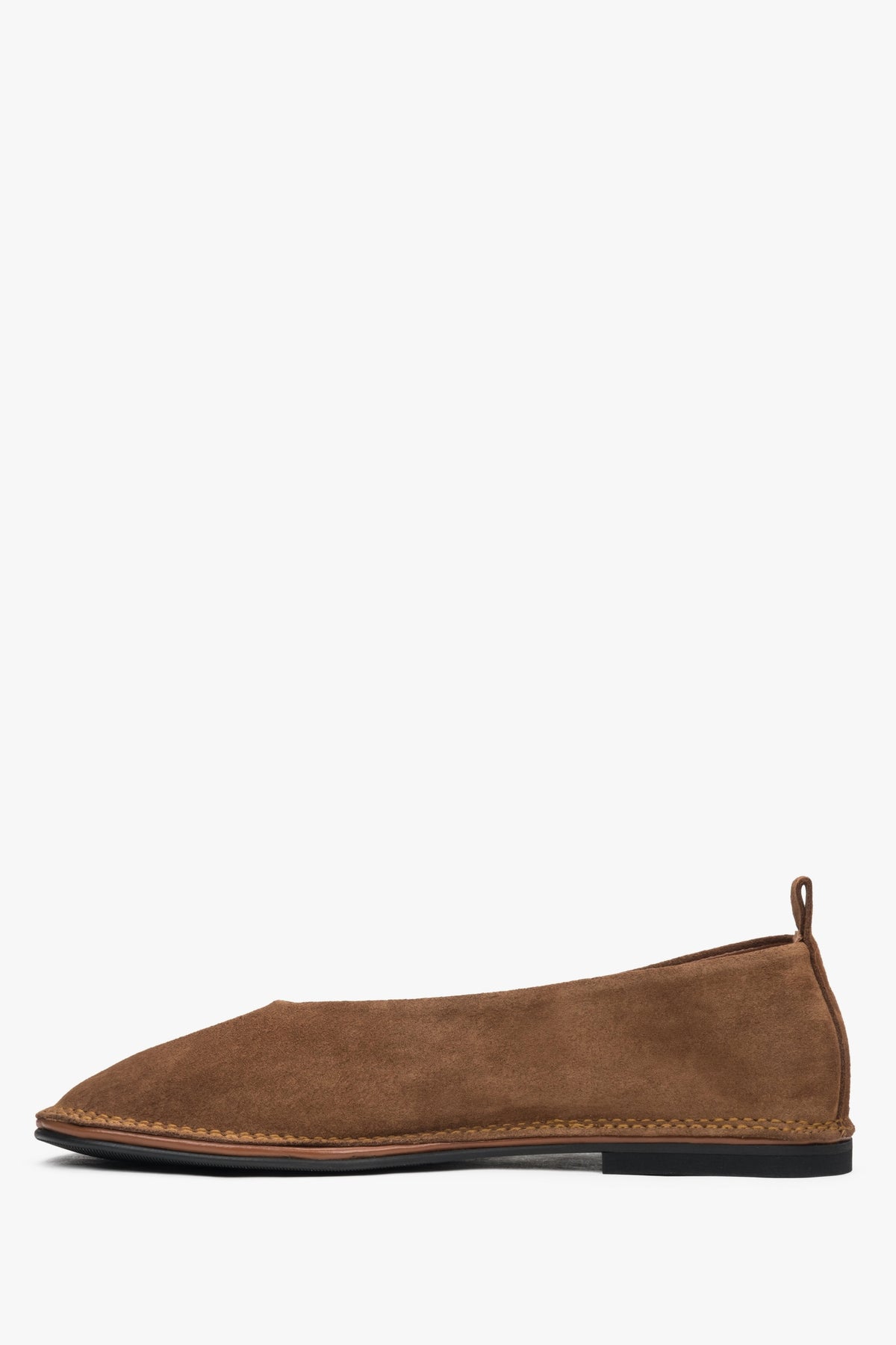 Elegant brown ballet flats by Estro, featuring a soft velour upper for a refined and comfortable fit. 