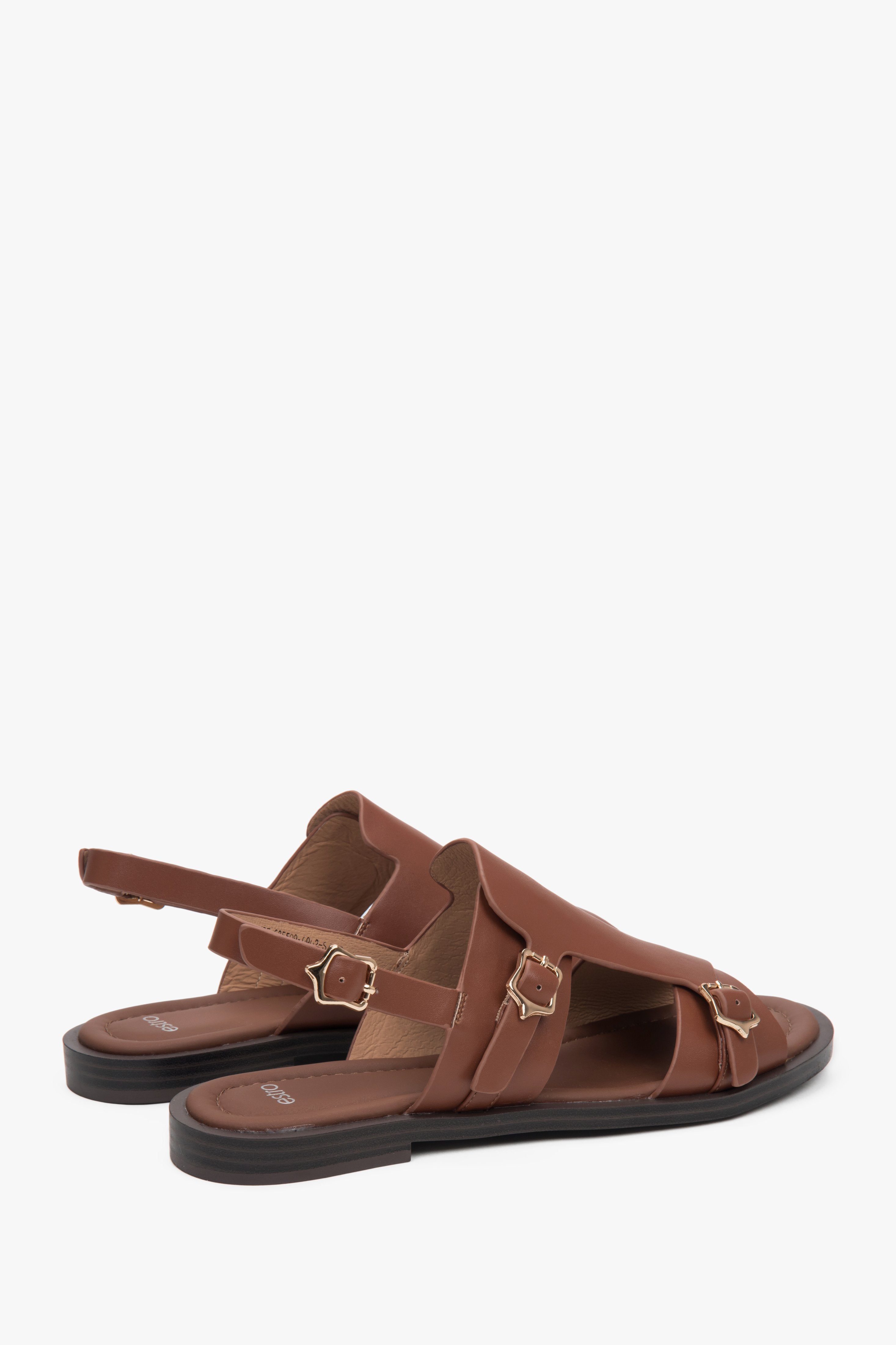 Made of genuine leather, brown closed-toe women’s sandals on a flat sole Estro.