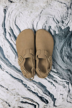Stylish brown women's clogs by Estro, made from soft natural velour – perfect for summer.