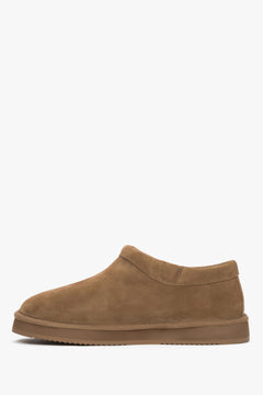 Women's brown velour clogs on a flexible platform with fur lining Estro.