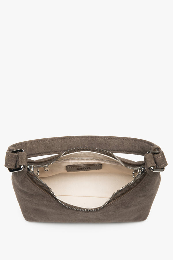 Women's shoulder bag in half-moon shape, brown, made of genuine velour, Estro.