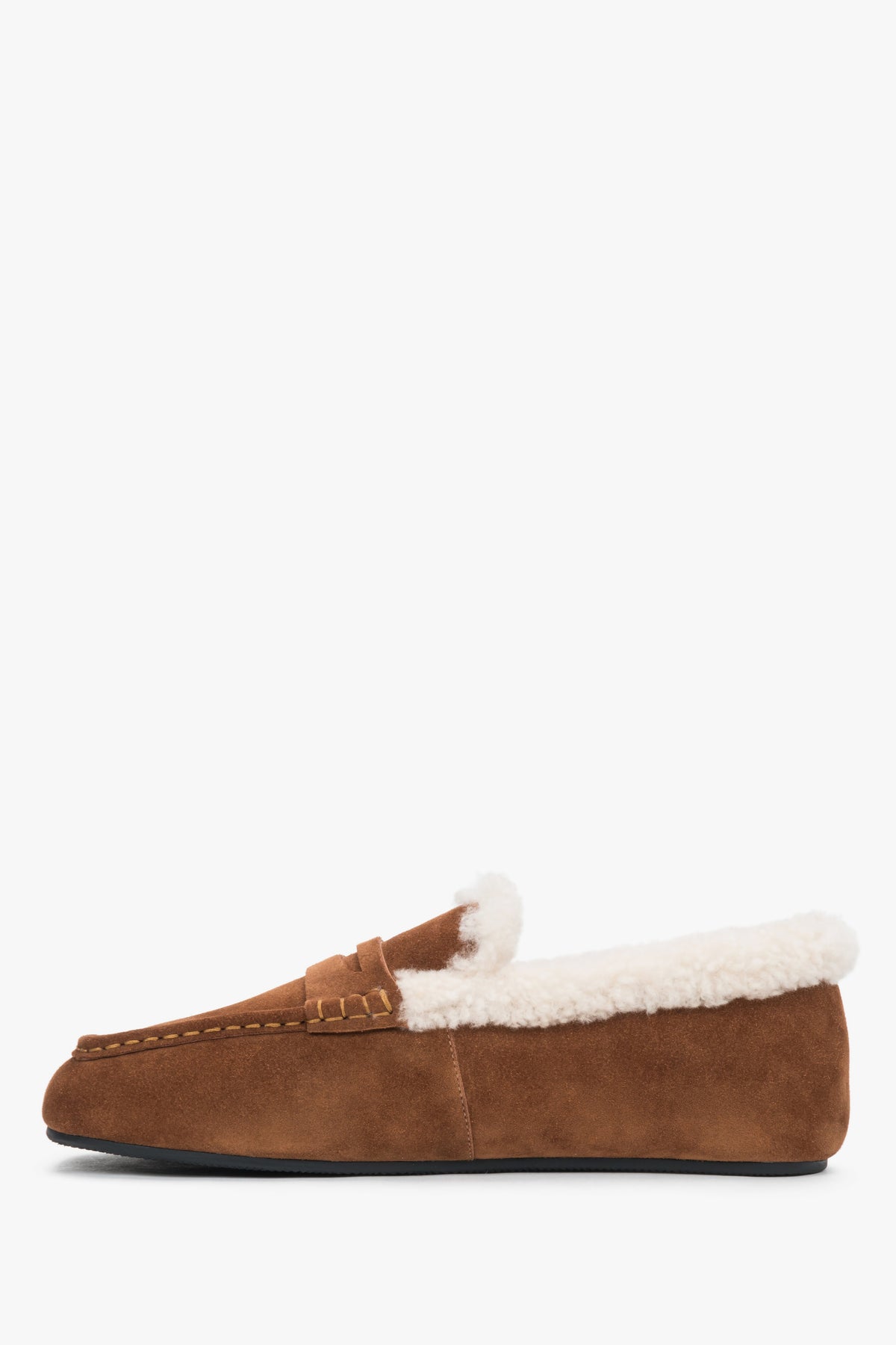Estro - women's brown velour winter loafers with fur lining.