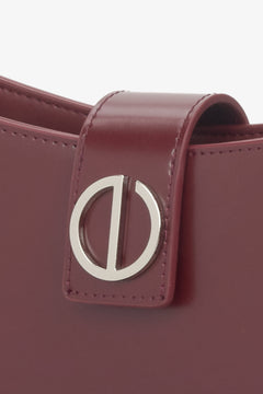Burgundy women's shoulder bag Estro, genuine leather, with silver hardware.