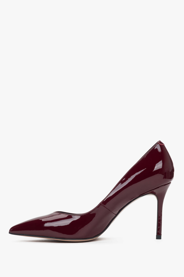 Women’s shoes Estro, burgundy, high heel, made of patent leather.