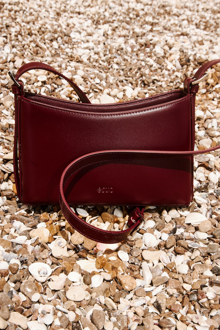 Women's Burgundy Leather Shoulder Bag with Adjustable Strap Estro ER00119792.