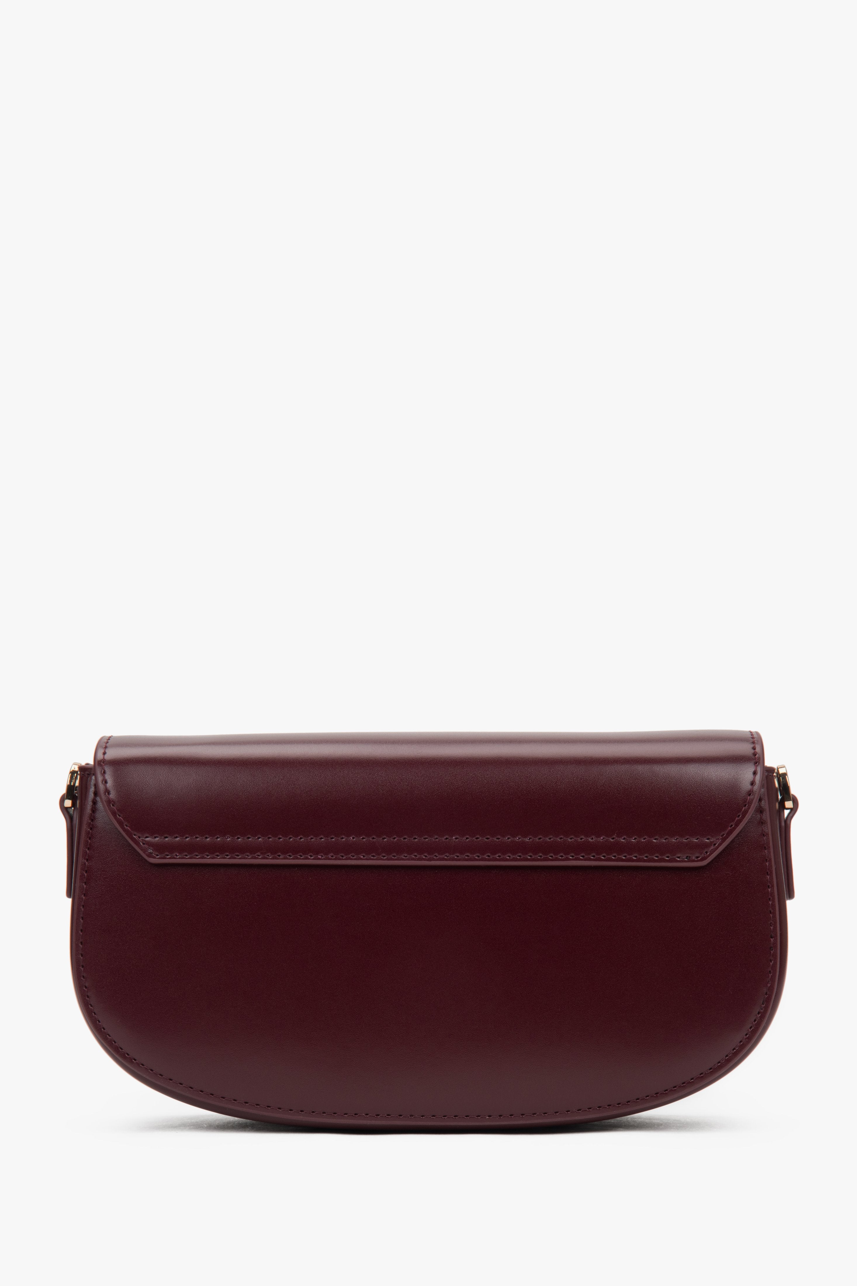 Compact burgundy shoulder bag made of 100% genuine leather.