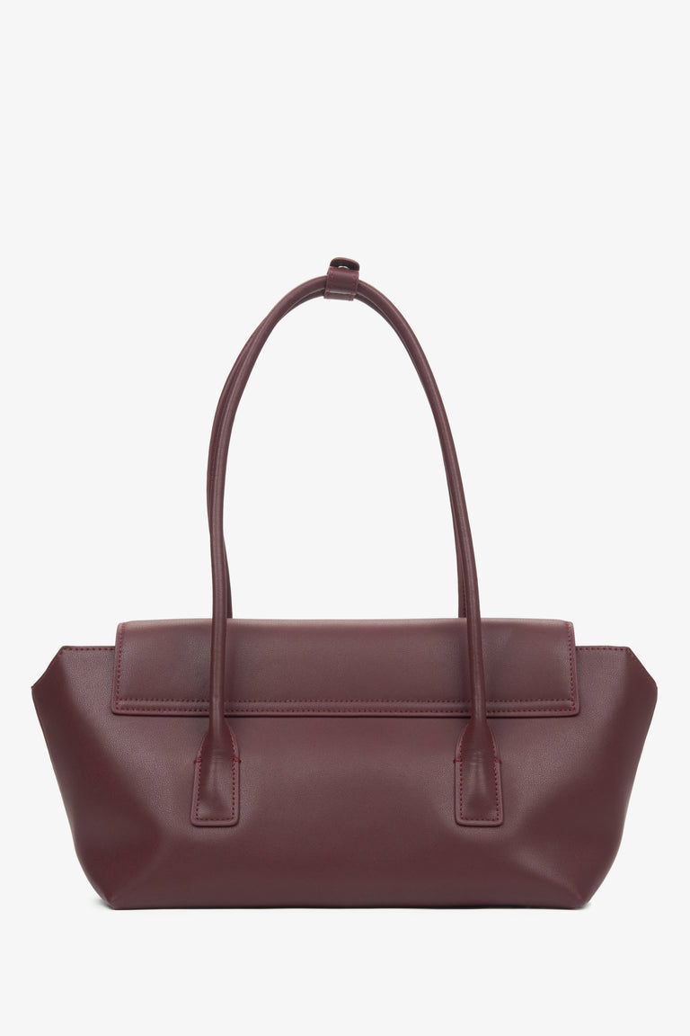 Women's burgundy leather shoulder bag by Estro, featuring long handles - reverse.