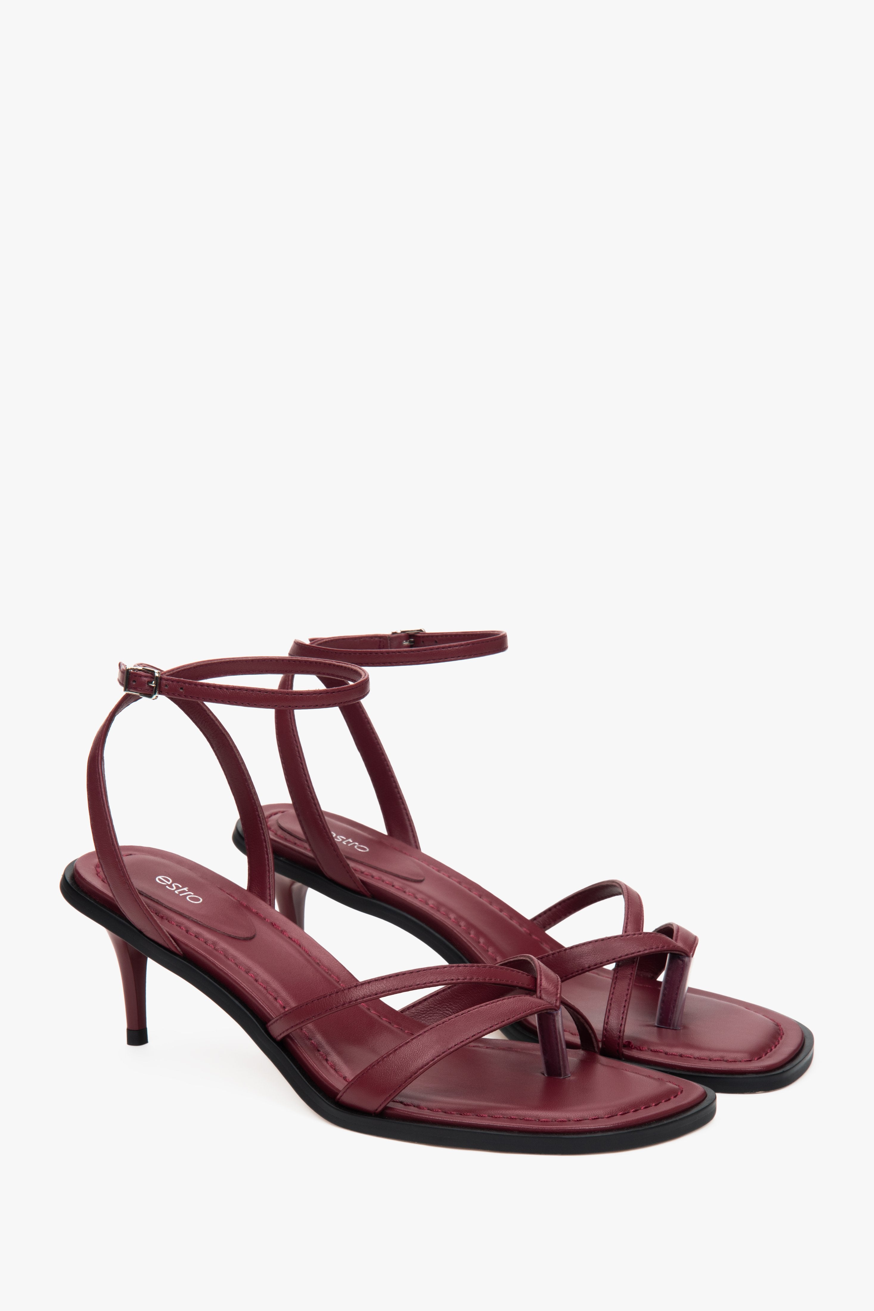 Burgundy women’s low-heel sandals in genuine leather.