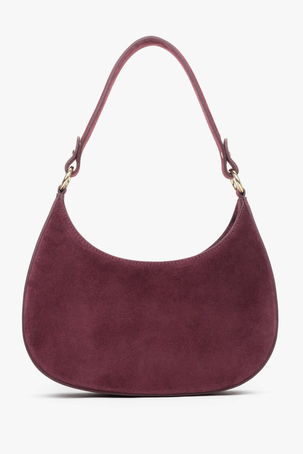Elegant burgundy shade paired with a comfortable shoulder strap, perfect for daily wear and special occasions.