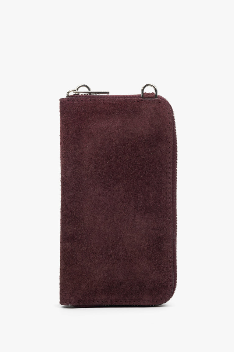 Women’s burgundy pouch made of Premium Italian genuine velour.