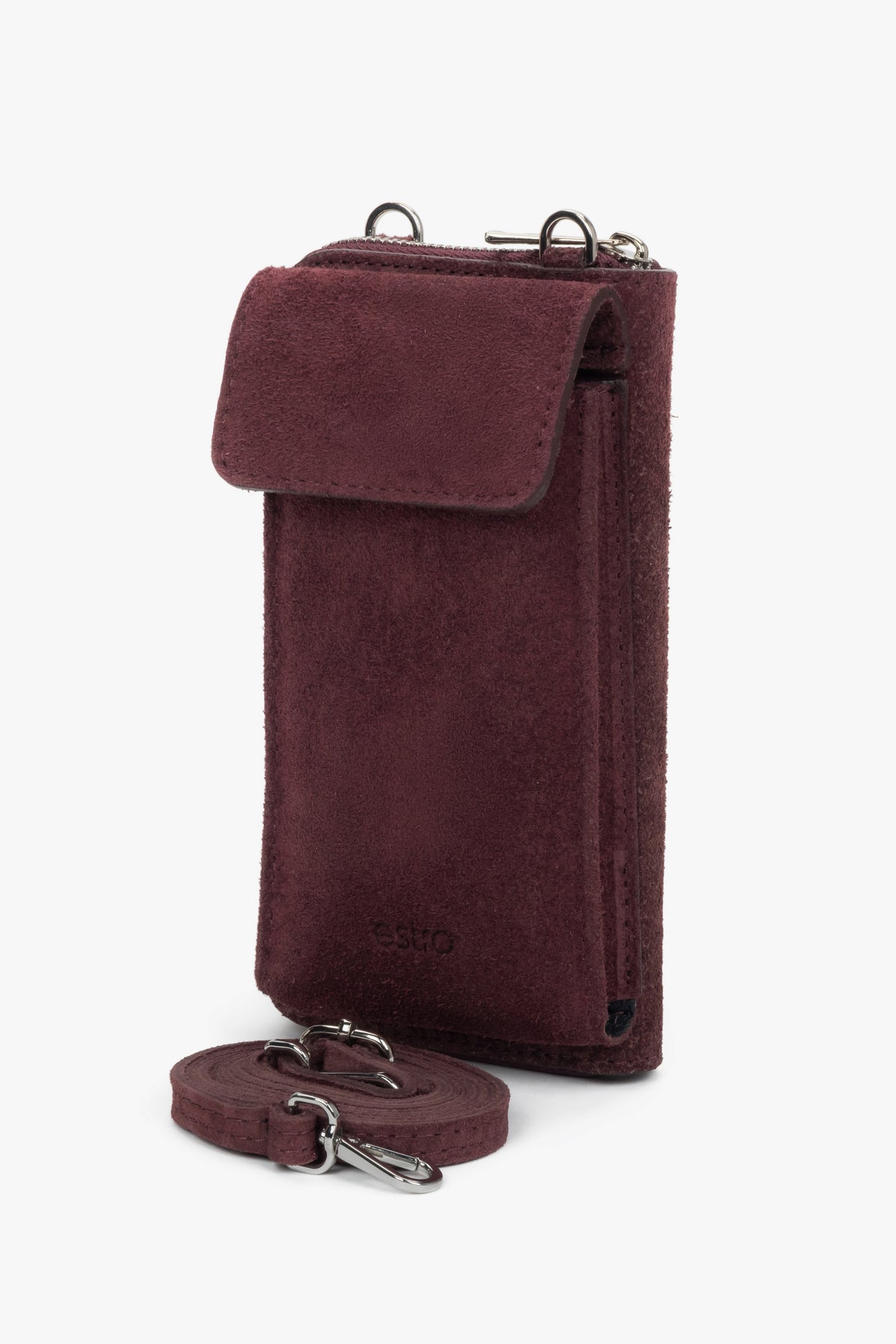 Women’s burgundy Estro pouch made of Premium Italian genuine velour.