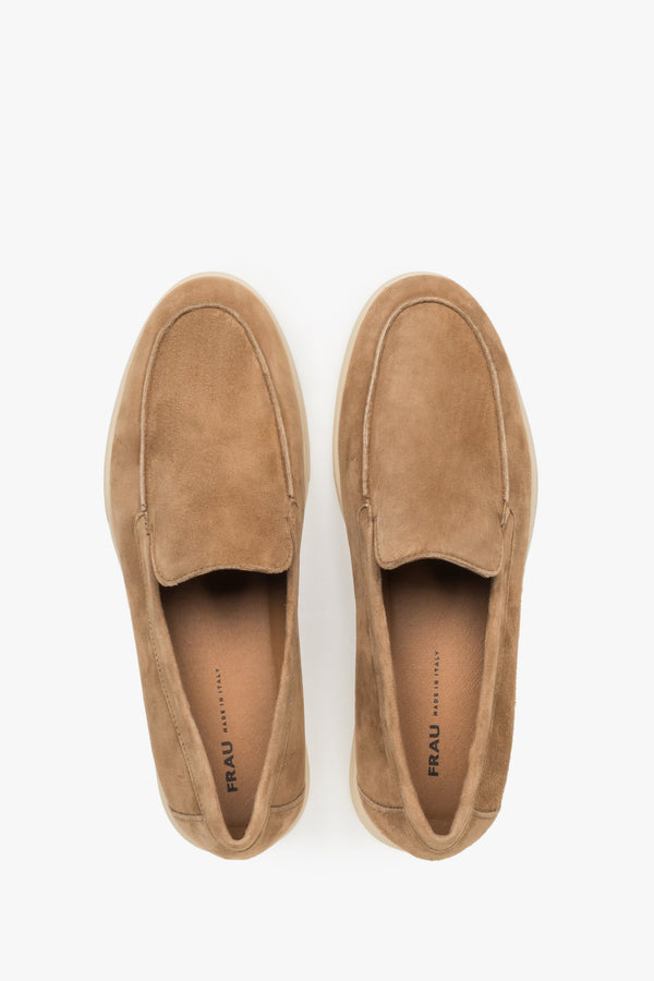 Women's velour loafers in beige (caramel) by Frau – a top view highlighting the contoured front and the Italian leather insole with the Frau brand logo.