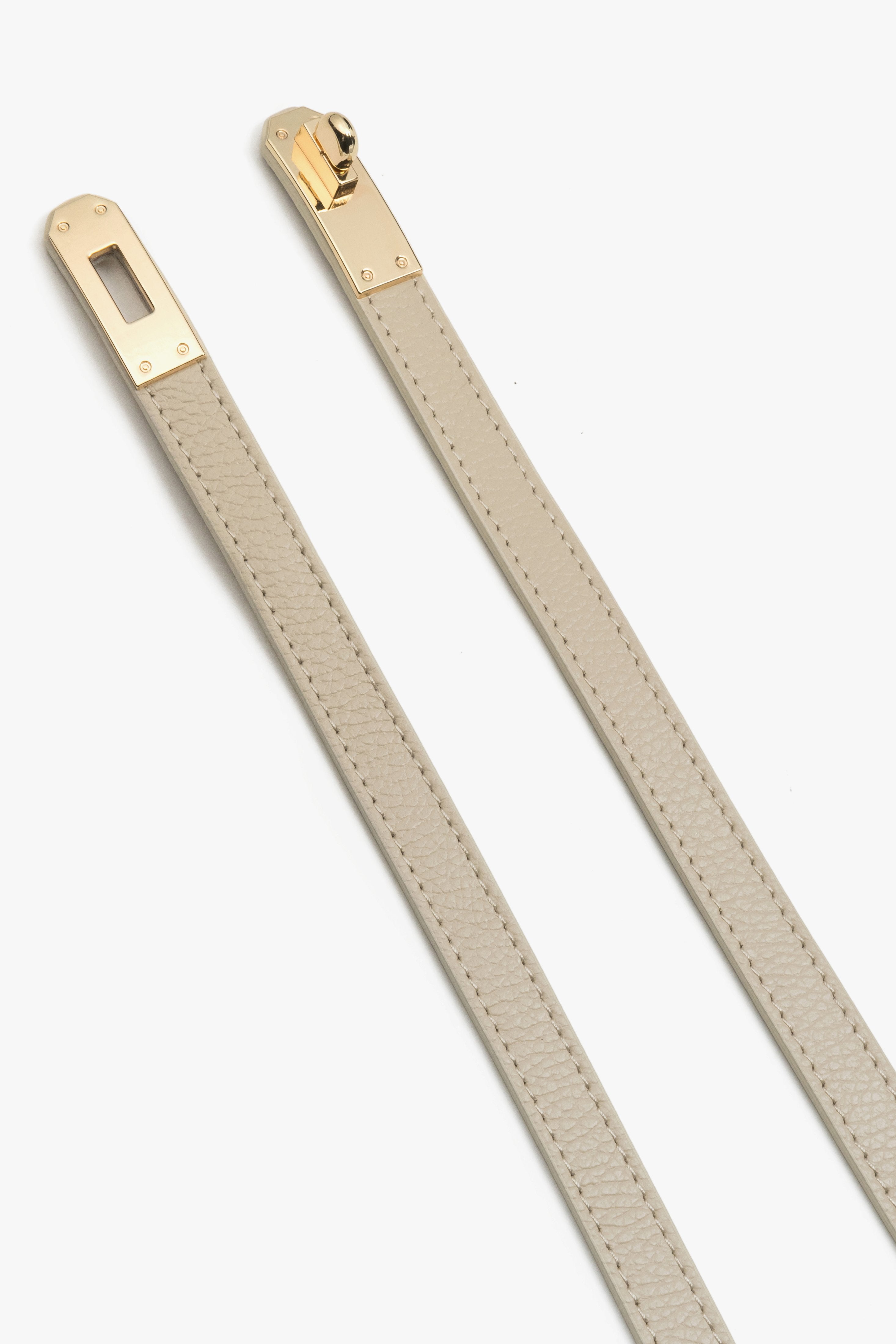Women’s classic light beige belt in premium Italian genuine leather by Estro.