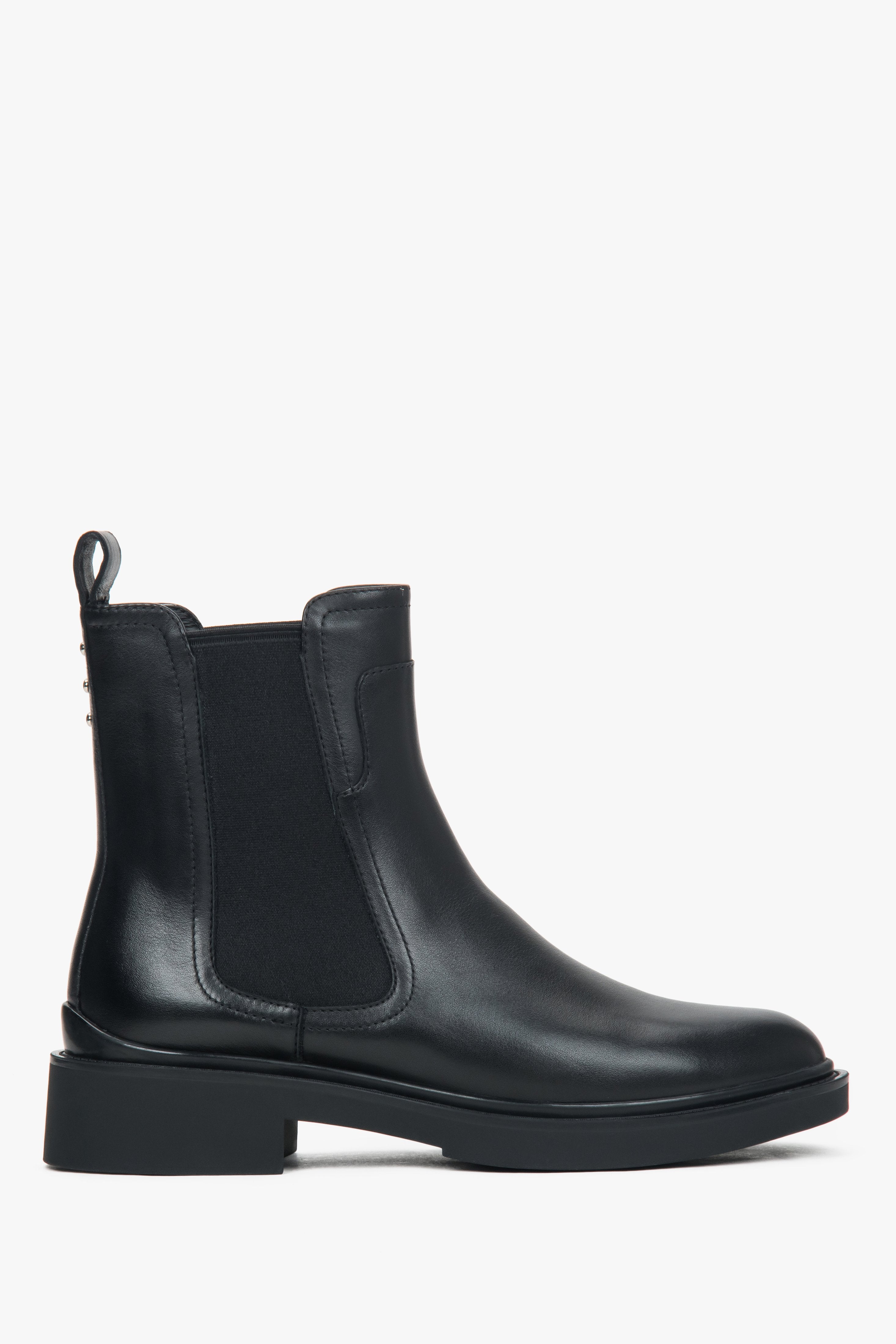 Women's Classic Black Chelsea Boots with Light Insulation Estro ER00118406.
