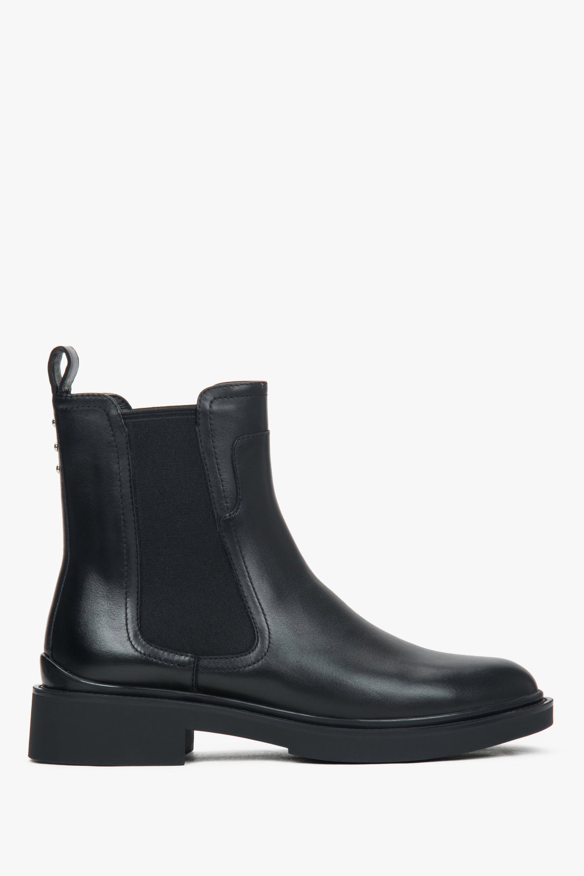 Women's Classic Black Chelsea Boots with Light Insulation Estro ER00118406.