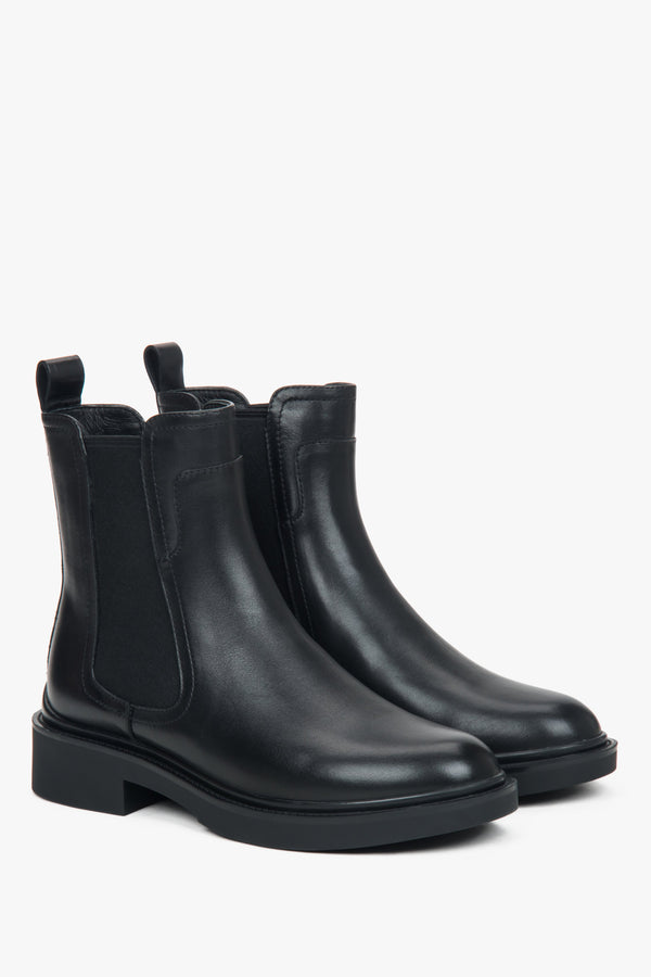 Women's classic black Chelsea boots with light insulation Estro.