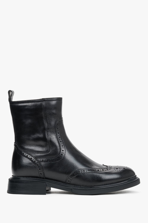 Women's Classic Black Brogue Ankle Boots made of Genuine Leather Estro ER00120695.
