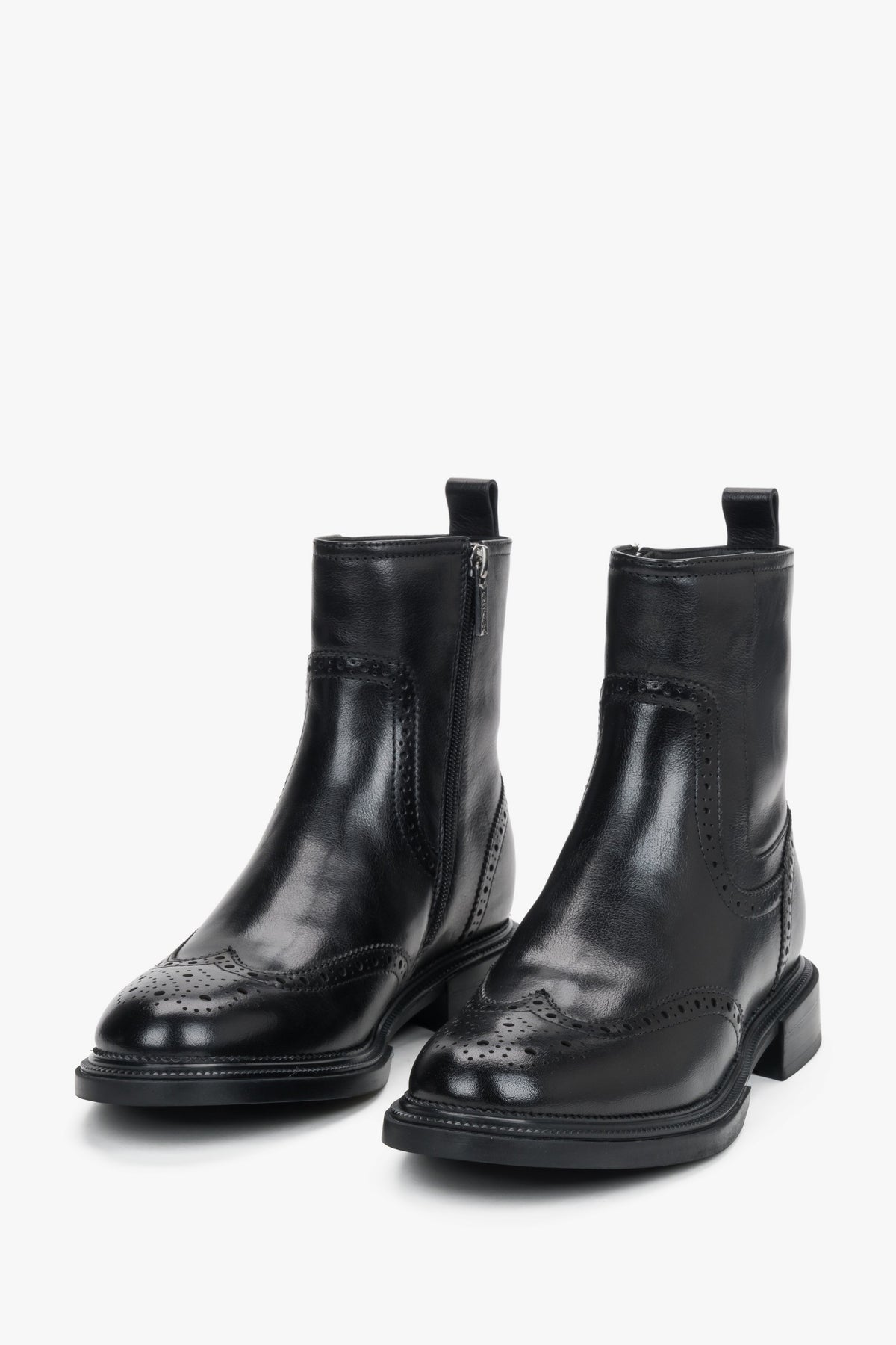 Women's black natural leather ankle boots with classic brogue detailing Estro.