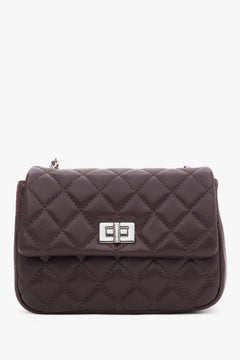 Women's classic burgundy quilted shoulder bag with silver chain strap Estro.