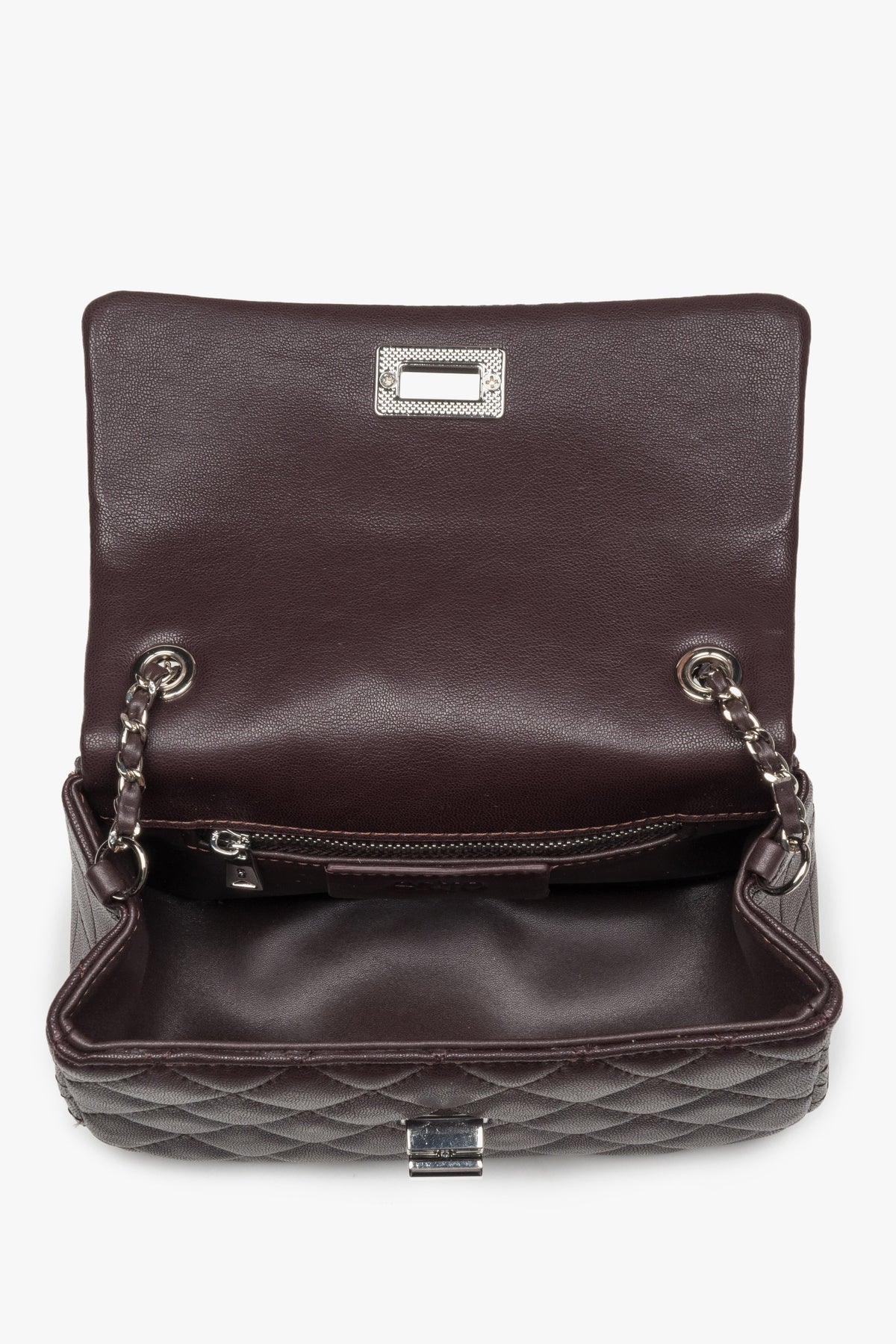 Women's burgundy quilted handbag with silver chain, Estro.