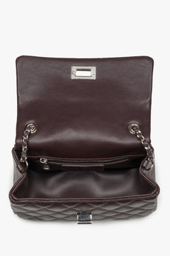 Women's burgundy quilted handbag with silver chain, Estro.